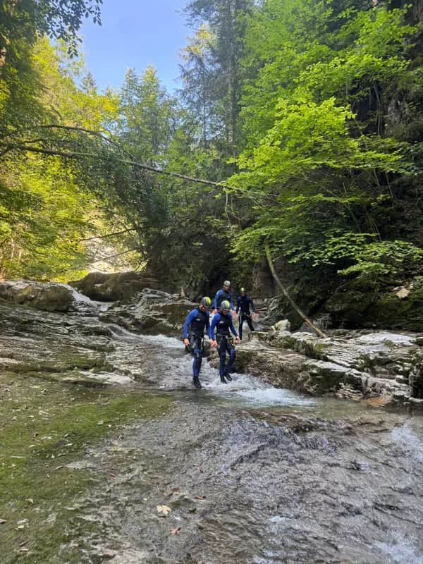 Was macht man beim Canyoning?